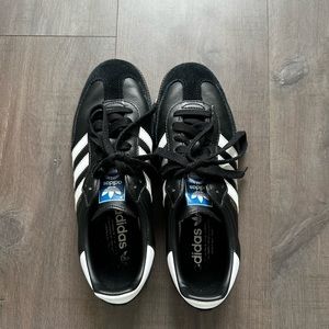 Black sambas